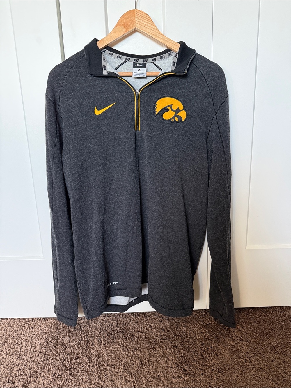 Nike | Jackets | Men’s Iowa Hawkeyes Half-Zip Pullover